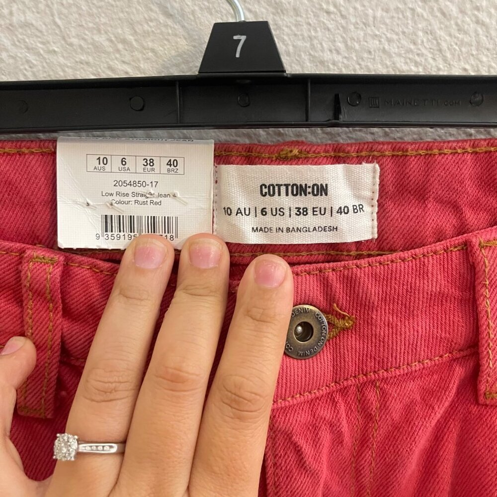 NWT COTTON ON Women's Low Rise Straight Jeans in Rust Red - Picture 2 of 3